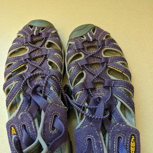 Keen shoes size 8